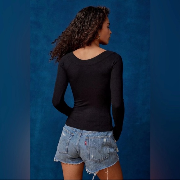 ❗️END OF YEAR SALE BDG Urban Outfitters Emma Ribbed Black Long Sleeve Top Size M - Picture 2 of 12